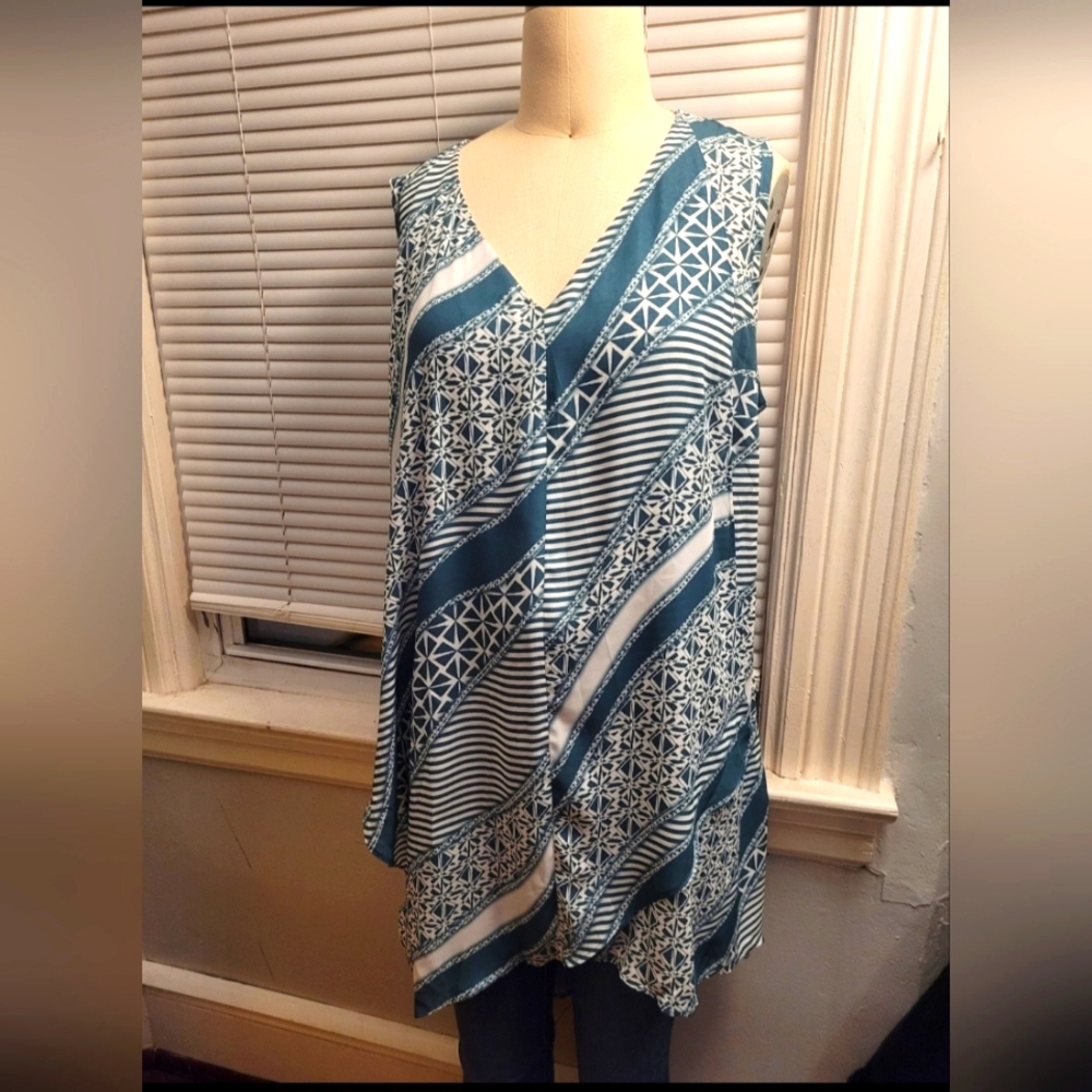 Blue and white sleeveless top dress. Size L. Nannette brand.